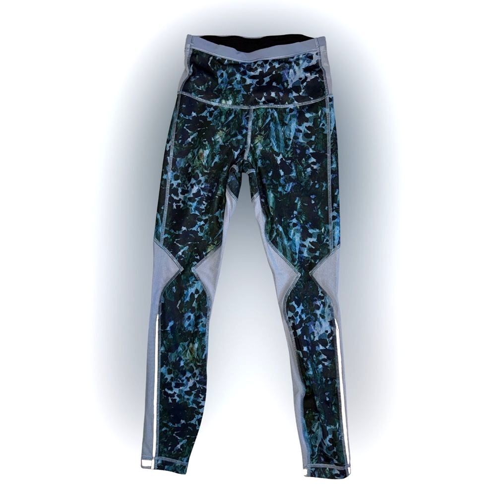 Lululemon Running In The City 7/8 Blue & Black Leggings Size 2